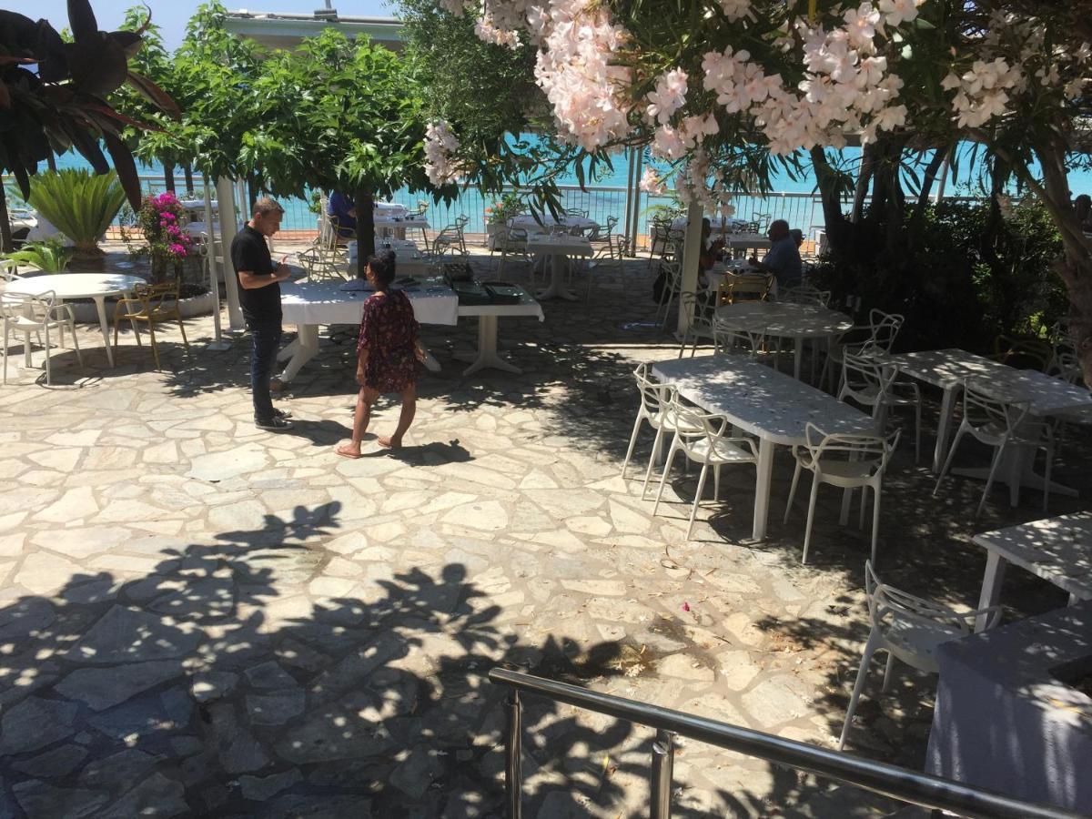 Ajaccio Magnifique T2 45M2 Neuf 5 Personnes Clim Wifi Stationnement Gratuit Centre Ville Plage A 300M Exterior foto